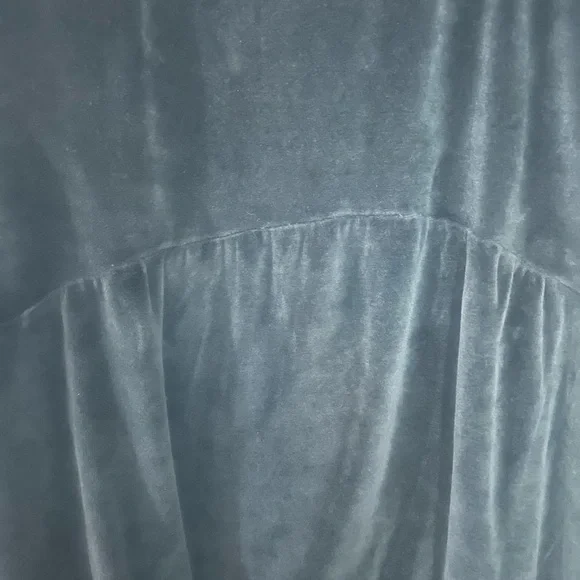 Elegant Black Velvet Women's Top - Picture 4 of 6